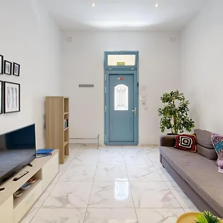 Cosy Seaside A Step Away From The Sea * Gzira
